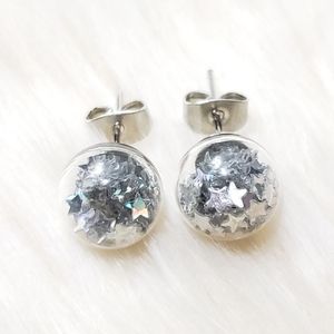 2 pairs of beautiful earrings 😍 Free cute boxes and ribbons.